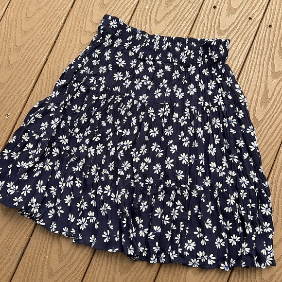 Express vintage 80’s boho white/blue daisies on navy ruffled mini skirt SZ M - Picture 7 of 7